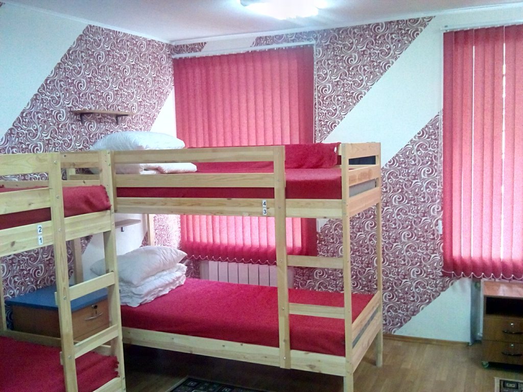 Койко-место в двухъярусной кровати: виды лестниц